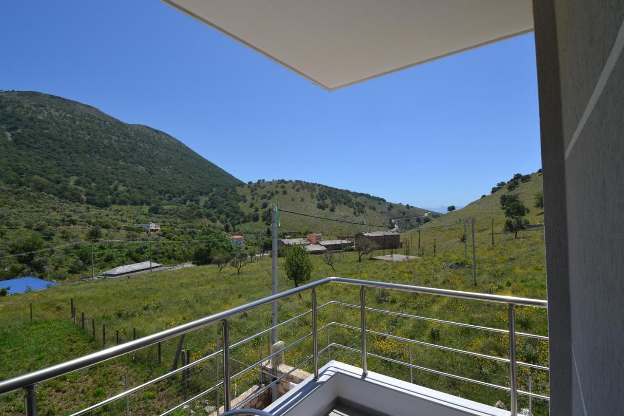Hotel Bujtina Eleni Himare Esterno foto