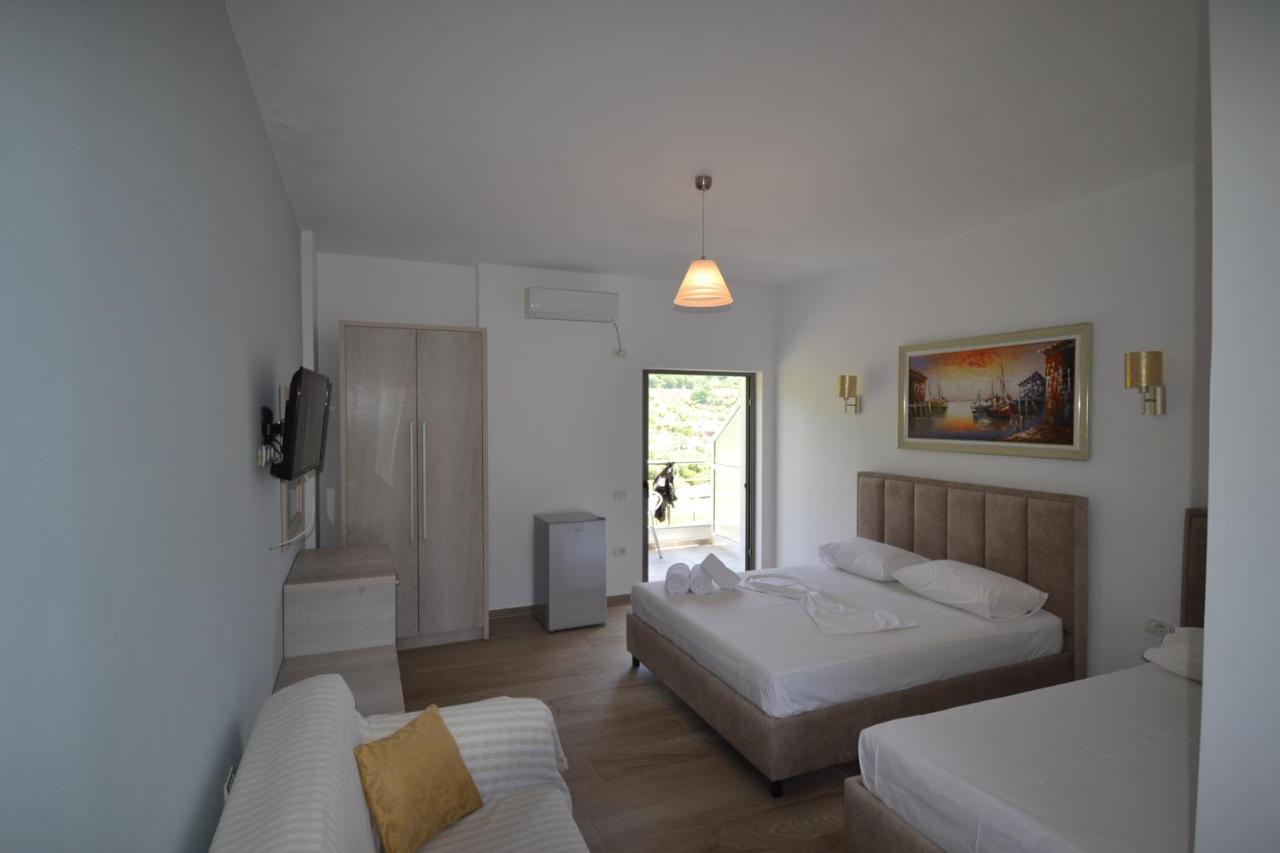 Hotel Bujtina Eleni Himare Esterno foto