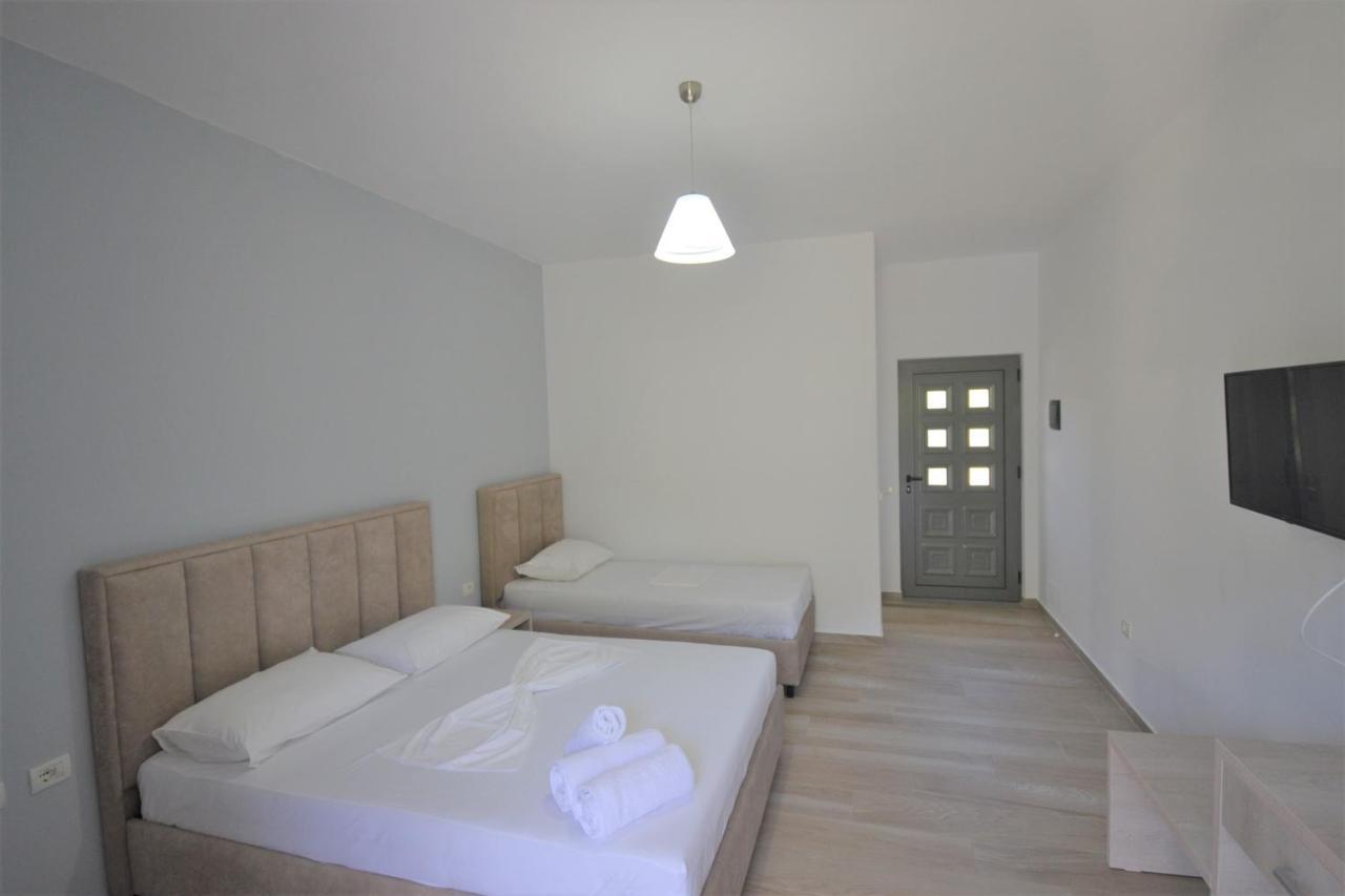 Hotel Bujtina Eleni Himare Esterno foto